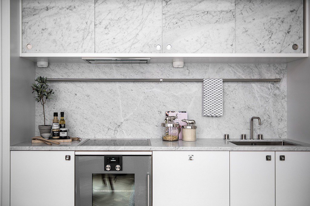 Фотография: Кухня и столовая в стиле Современный, Советы, маленькая кухня, OBI, рабочая зона на кухне – фото на INMYROOM