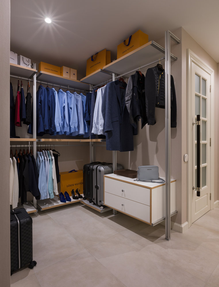 Фотография: Гардеробная в стиле Современный, Квартира, Проект недели, Киев, 3 комнаты, Более 90 метров, Виктория Витковская – фото на INMYROOM Фотография: Гардеробная в стиле Современный, Квартира, Проект недели, Киев, 3 комнаты, Более 90 метров, Виктория Витковская – фото на INMYROOM