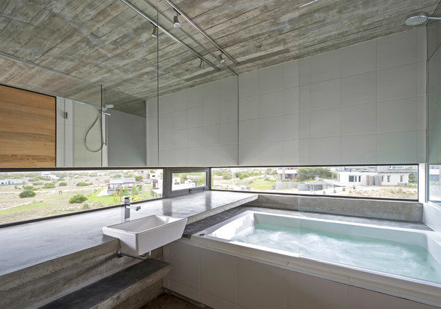 Фото из портфолио Дом возле поля для гольфа в Аргентине – фотографии дизайна интерьеров на INMYROOM