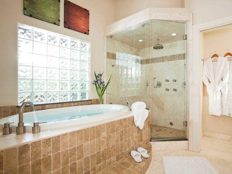 Фотография: Спальня в стиле Современный, Декор интерьера, ошибки в ремонте – фото на INMYROOM Фотография: Спальня в стиле Современный, Декор интерьера, ошибки в ремонте – фото на INMYROOM