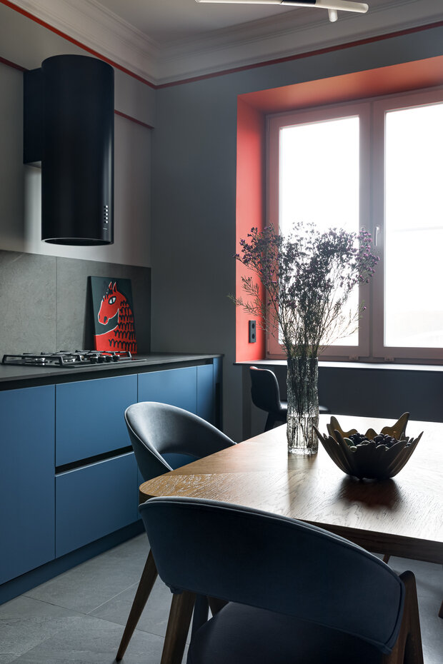 Фотография: Кухня и столовая в стиле Современный, Квартира, Проект дня, Москва, Сталинка, Кирпичный дом, 4 и больше, Более 90 метров, Марина Рукавишникова – фото на INMYROOM