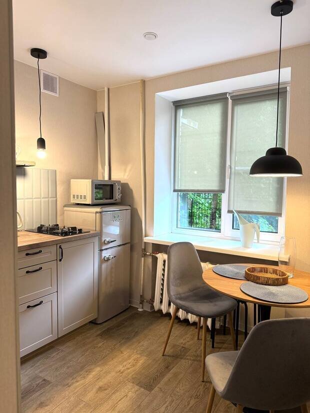 Фотография: Кухня и столовая в стиле Скандинавский, Современный, Квартира, Проект дня, Санкт-Петербург, Хрущевка, 2 комнаты, 40-60 метров, Анна Карачева – фото на INMYROOM