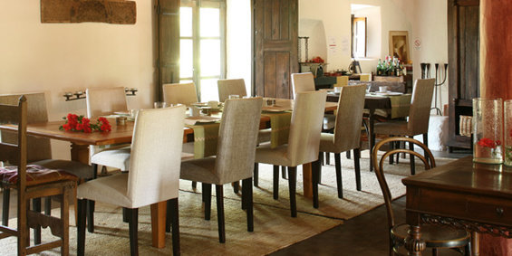 Фотография: Кухня и столовая в стиле Прованс и Кантри, Дома и квартиры, Городские места – фото на INMYROOM