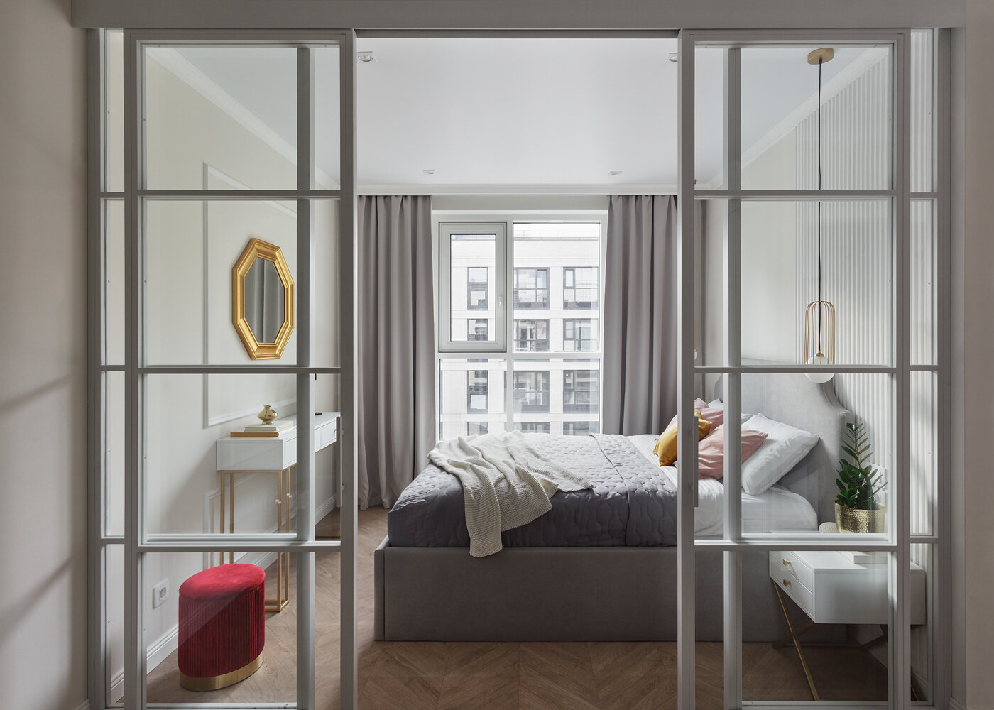 Фотография: Спальня в стиле Классический, Современный, Квартира, Проект недели, Санкт-Петербург, Монолитный дом, 2 комнаты, до 40 метров, 40-60 метров, Алена Матисова – фото на INMYROOM Фотография: Спальня в стиле Классический, Современный, Квартира, Проект недели, Санкт-Петербург, Монолитный дом, 2 комнаты, до 40 метров, 40-60 метров, Алена Матисова – фото на INMYROOM