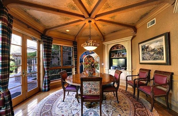 Фотография: Кухня и столовая в стиле Классический, Декор интерьера, Дом, Дома и квартиры, Интерьеры звезд – фото на INMYROOM