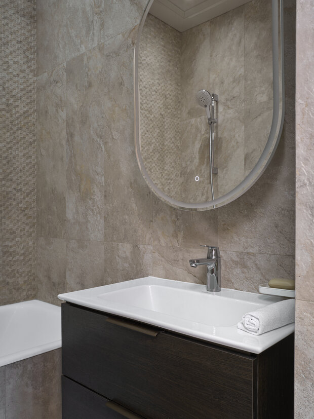 Фотография: Ванная в стиле Современный, Эклектика, Квартира, Проект дня, Москва, 3 комнаты, 60-90 метров, Анна Тарасова, Варвара Пономарева – фото на INMYROOM