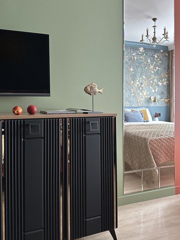 Фотография: Спальня в стиле Современный, Эклектика, Квартира, Проект дня, двухкомнатная квартира в хрущевке, ремонт в хрущевке, Калининград, переделка хрущевки, как обустроить двухкомнатную квартиру в хрущевки, ремонт хрущевки, Хрущевка, 2 комнаты, 40-60 метров, интерьер хрущевке, интерьер хрущевки, как обновить хрущевку, дизайн хрущевки, ремонт в хрущёвке, Екатерина Трусова – фото на INMYROOM