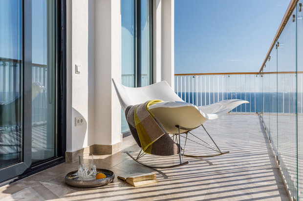 Фотография: Терраса в стиле Минимализм, Классический, Современный, Квартира, Проект дня, Сочи, Лидия Большакова, Монолитный дом, 4 и больше, Более 90 метров, Эксклюзивные проекты – фото на INMYROOM