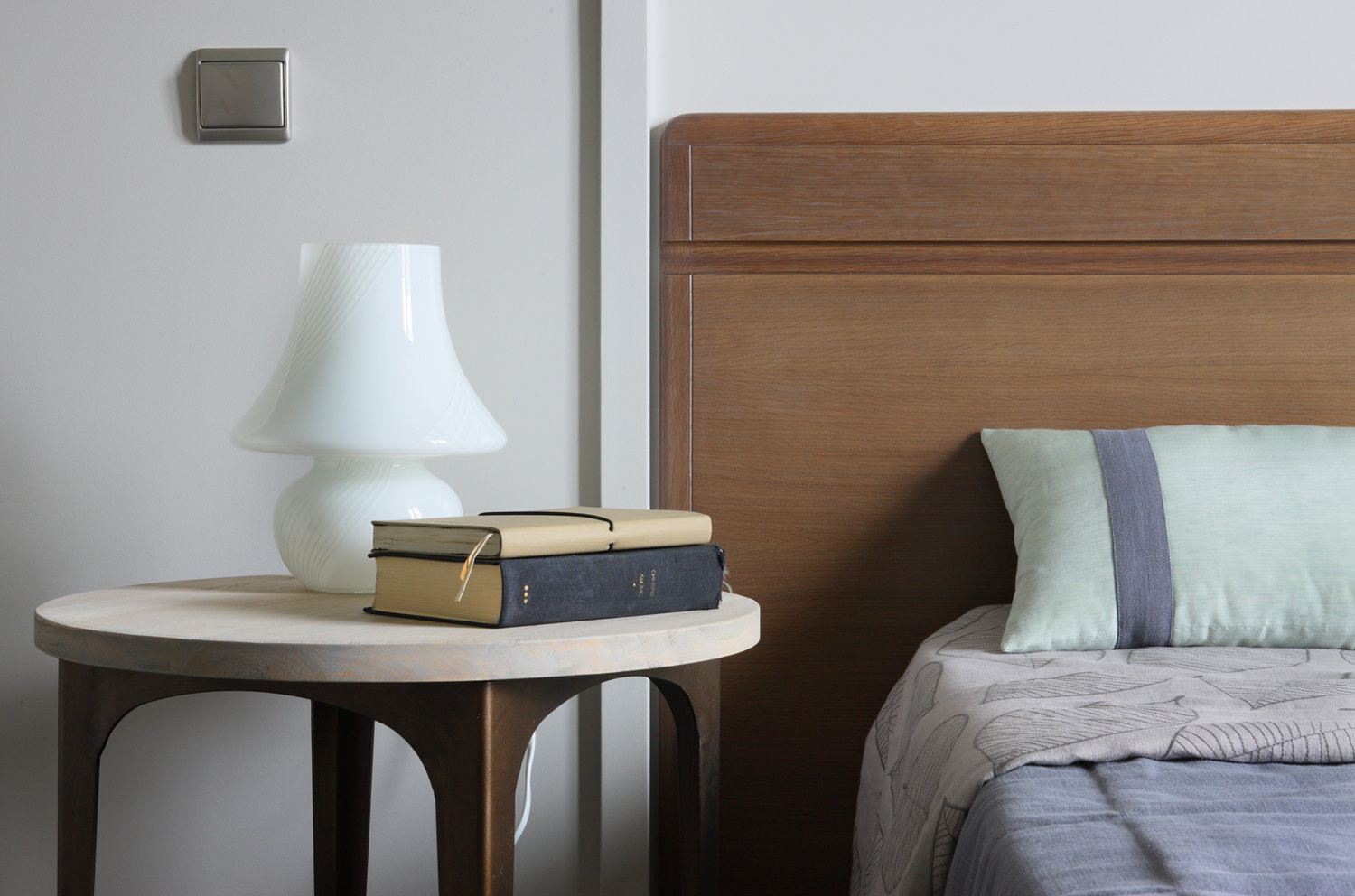 Фотография: Спальня в стиле Современный, Эклектика, Квартира, Проект недели, Москва, новостройка, Монолитный дом, Наталья Юнг, Светлана Озерова, 4 и больше, Более 90 метров – фото на INMYROOM Фотография: Спальня в стиле Современный, Эклектика, Квартира, Проект недели, Москва, новостройка, Монолитный дом, Наталья Юнг, Светлана Озерова, 4 и больше, Более 90 метров – фото на INMYROOM