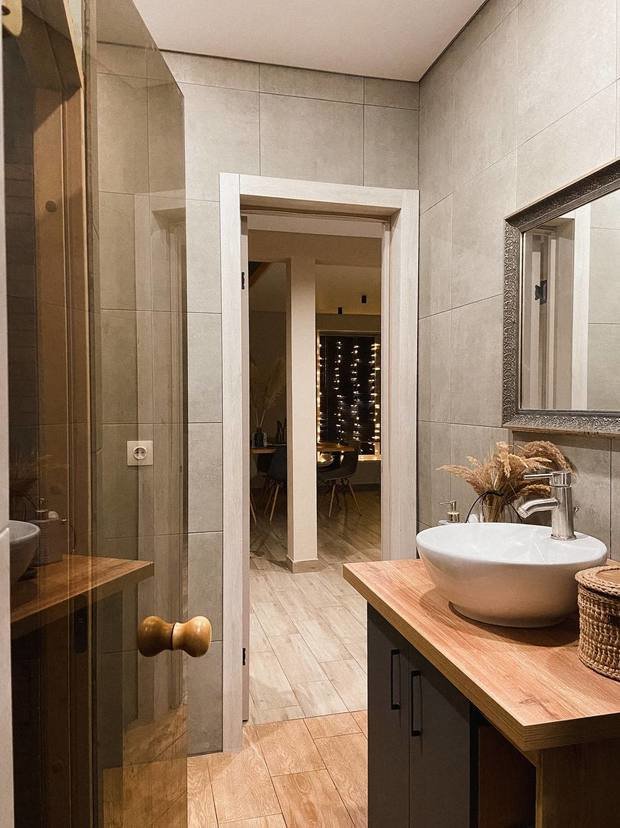 Интерьер ванной комнаты в стиле Джапанди с элементами минимализма