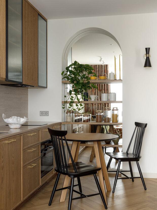 Фотография: Кухня и столовая в стиле Современный, Малогабаритная квартира, Квартира, Проект дня, 1 комната, до 40 метров, Лина Князева, современный с элементами скандинавского – фото на INMYROOM