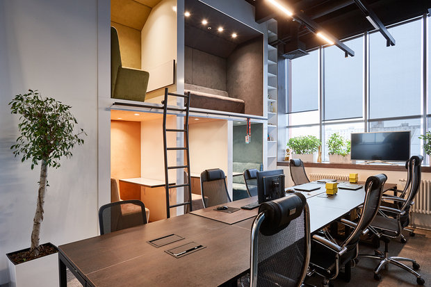 Фото из портфолио Геометрия пространства для офиса – фотографии дизайна интерьеров на INMYROOM