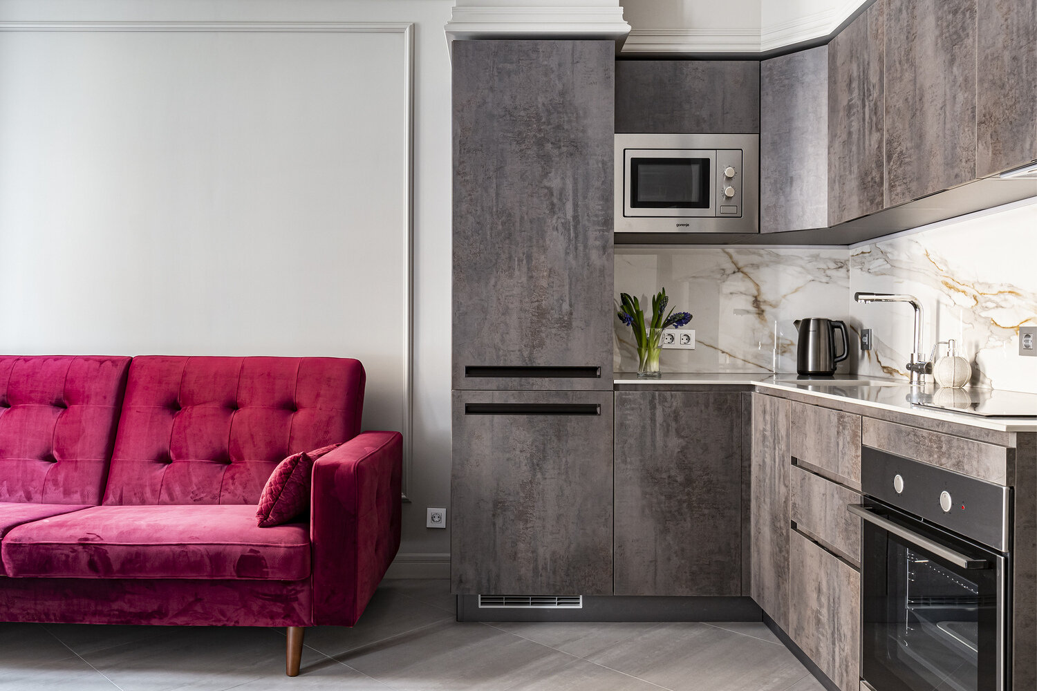 Фотография: Кухня и столовая в стиле Современный, Малогабаритная квартира, Квартира, Проект недели, Санкт-Петербург, Кирпичный дом, 2 комнаты, 40-60 метров, Дарья Ртищева – фото на INMYROOM Фотография: Кухня и столовая в стиле Современный, Малогабаритная квартира, Квартира, Проект недели, Санкт-Петербург, Кирпичный дом, 2 комнаты, 40-60 метров, Дарья Ртищева – фото на INMYROOM