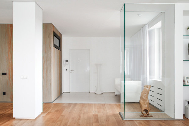 Фотография: Прихожая в стиле Лофт, Современный, Квартира, Цвет в интерьере, Дома и квартиры, Белый, Минимализм, Проект недели – фото на INMYROOM
