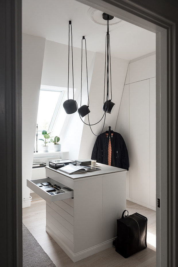 Фотография: Гардеробная в стиле Скандинавский, Декор интерьера, Квартира, Швеция, 4 и больше, Более 90 метров, Вестерос – фото на INMYROOM