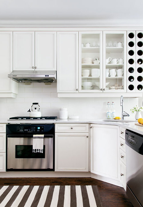 Фотография: Кухня и столовая в стиле Классический, Современный, Декор интерьера, Дом, Цвет в интерьере, Дома и квартиры, Желтый – фото на INMYROOM Фотография: Кухня и столовая в стиле Классический, Современный, Декор интерьера, Дом, Цвет в интерьере, Дома и квартиры, Желтый – фото на INMYROOM