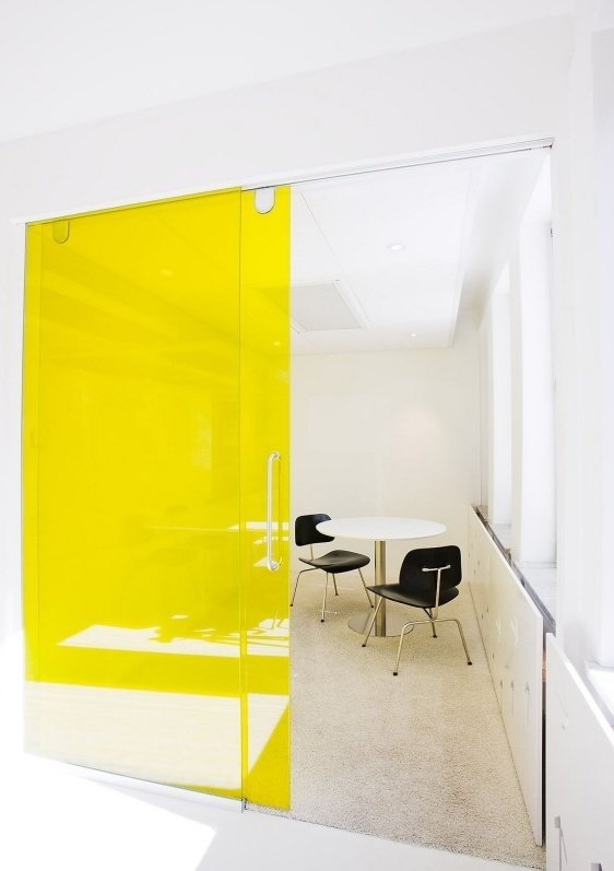 Фотография: Офис в стиле Скандинавский, Декор интерьера, Мебель и свет, Перегородки – фото на INMYROOM