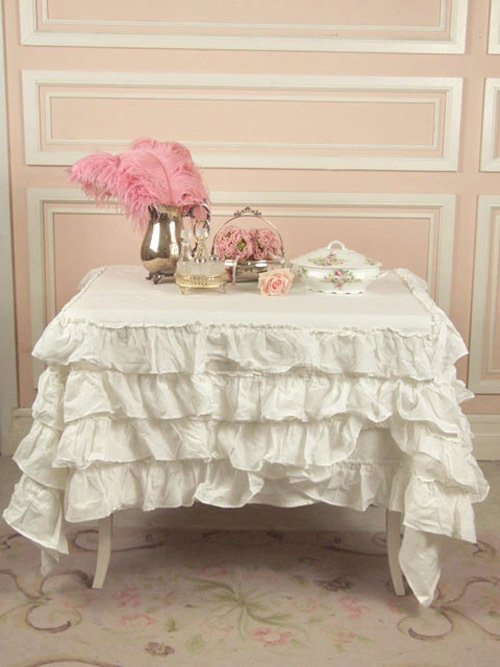 Фотография: Кухня и столовая в стиле Прованс и Кантри, Классический, Современный, Декор интерьера, Текстиль, Подушки, Шторы – фото на INMYROOM