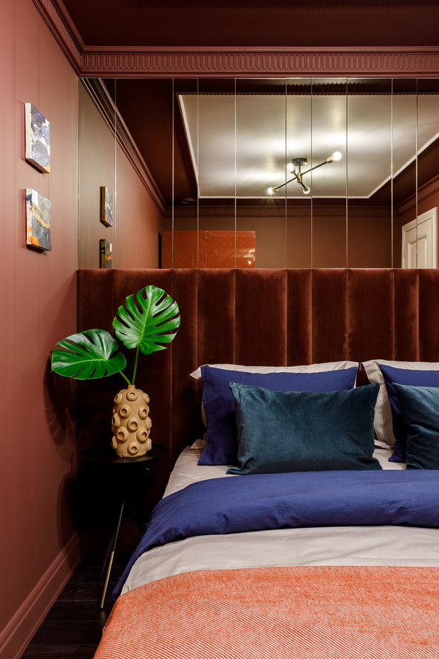 Фотография: Спальня в стиле Современный, Эклектика, Москва, Желтый, Синий, 3 комнаты, Более 90 метров, Эксклюзивные проекты, Римма Семенова, Александр Володин – фото на INMYROOM