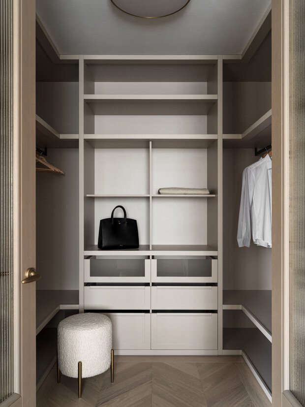 Фотография: Гардеробная в стиле Современный, Квартира, Проект дня, Москва, 2 комнаты, 60-90 метров, Эксклюзивные проекты, минимализм с элементами современного дизайна, эклектика: парижский шик, Кирилл Шабанов – фото на INMYROOM