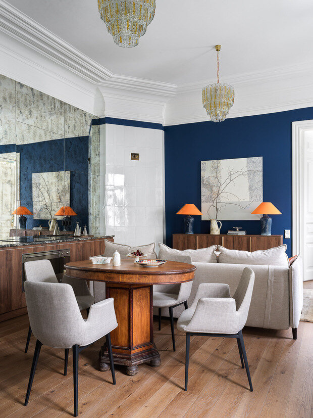 Фотография: Гостиная в стиле Классический, Современный, Эклектика, Винтажный, Квартира, Проект недели, Москва, Кирпичный дом, 2 комнаты, 60-90 метров, Ольга Комарова – фото на INMYROOM