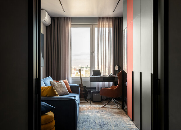 Фотография: Кабинет в стиле Современный, Квартира, Проект дня, Москва, 2 комнаты, 60-90 метров, современный с элементами минимализма и арт-деко, Маргарита Макурина – фото на INMYROOM