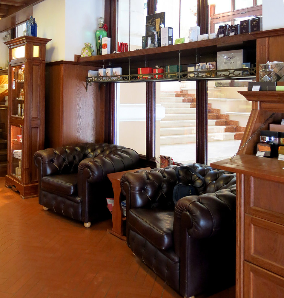 Фото из портфолио Аптека «БОСКО» – фотографии дизайна интерьеров на INMYROOM Фото из портфолио Аптека «БОСКО» – фотографии дизайна интерьеров на INMYROOM