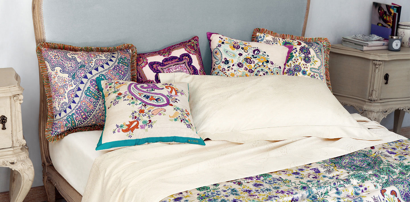 Фотография: Спальня в стиле Прованс и Кантри, Современный, Декор интерьера, Декор дома, Ковер – фото на INMYROOM Фотография: Спальня в стиле Прованс и Кантри, Современный, Декор интерьера, Декор дома, Ковер – фото на INMYROOM