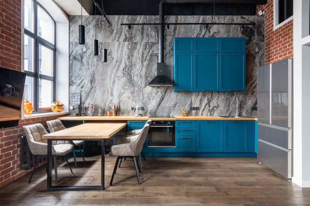 Фотография: Кухня и столовая в стиле Лофт, Квартира, Студия, Проект недели, Москва, Кирпичный дом, 40-60 метров, Юлия Сологубова – фото на INMYROOM