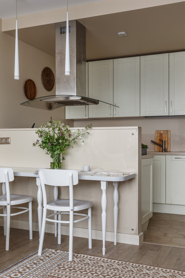 Фотография: Кухня и столовая в стиле Классический, Современный, Квартира, Проект недели, Москва, 1 комната, 40-60 метров, Монолитно-кирпичный, Светлана Краснова, ПРЕМИЯ INMYROOM – фото на INMYROOM