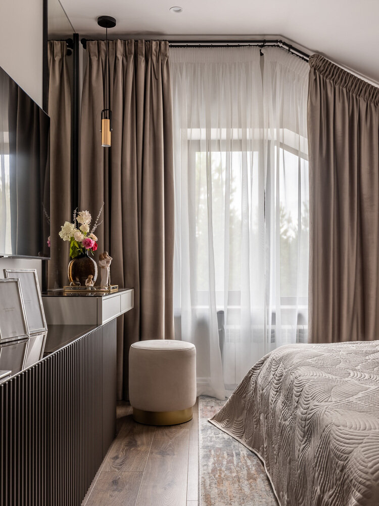 Фотография: Спальня в стиле Современный, Классический, Дом, Проект дня, Дача, Дом и дача, Artek Design Studio, 4 и больше, Более 90 метров, Оксана Агапонова, Самарская область, строительство дома, фото интерьера – фото на INMYROOM Фотография: Спальня в стиле Современный, Классический, Дом, Проект дня, Дача, Дом и дача, Artek Design Studio, 4 и больше, Более 90 метров, Оксана Агапонова, Самарская область, строительство дома, фото интерьера – фото на INMYROOM