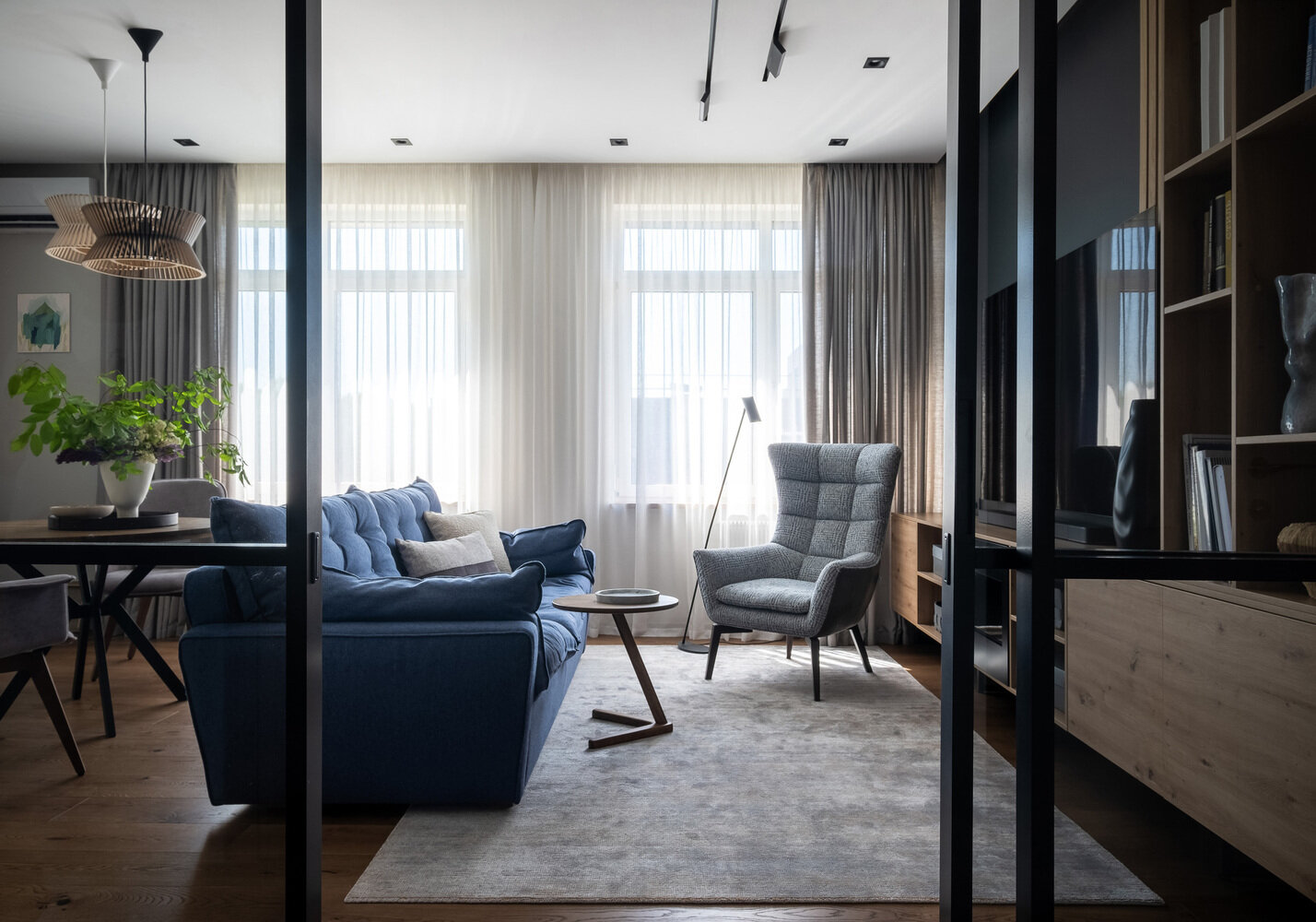 Фотография: Гостиная в стиле Современный, Квартира, Проект недели, Московская область, 3 комнаты, Более 90 метров, Александр Дмитрук – фото на INMYROOM Фотография: Гостиная в стиле Современный, Квартира, Проект недели, Московская область, 3 комнаты, Более 90 метров, Александр Дмитрук – фото на INMYROOM