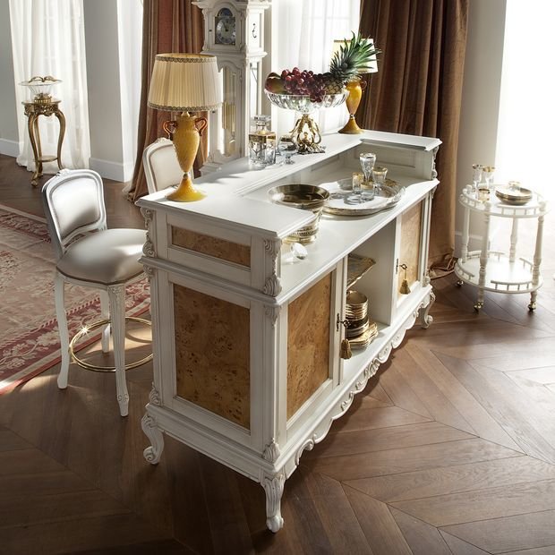 Фотография: Кухня и столовая в стиле Классический, Гостиная, Декор интерьера, Квартира, Студия, Дом, барная стойка на кухне, кухня-гостиная с барной стойкой – фото на INMYROOM