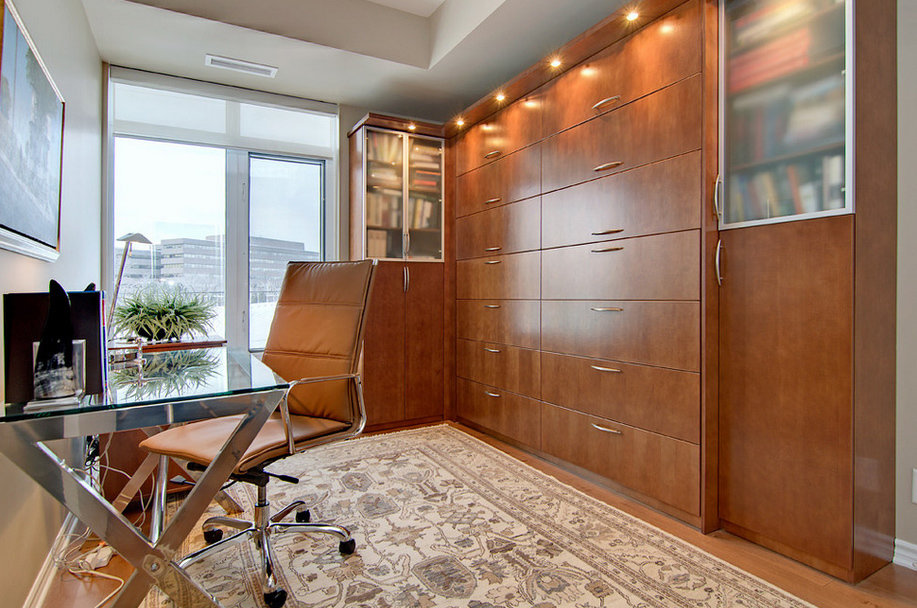 Фотография: Спальня в стиле , Декор интерьера, Малогабаритная квартира, Квартира, Дома и квартиры, Советы, Зеркало – фото на INMYROOM Фотография: Спальня в стиле , Декор интерьера, Малогабаритная квартира, Квартира, Дома и квартиры, Советы, Зеркало – фото на INMYROOM