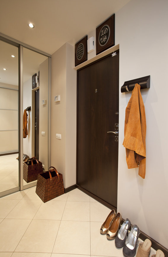 Фотография: Прихожая в стиле Современный, Квартира, Дома и квартиры – фото на INMYROOM Фотография: Прихожая в стиле Современный, Квартира, Дома и квартиры – фото на INMYROOM