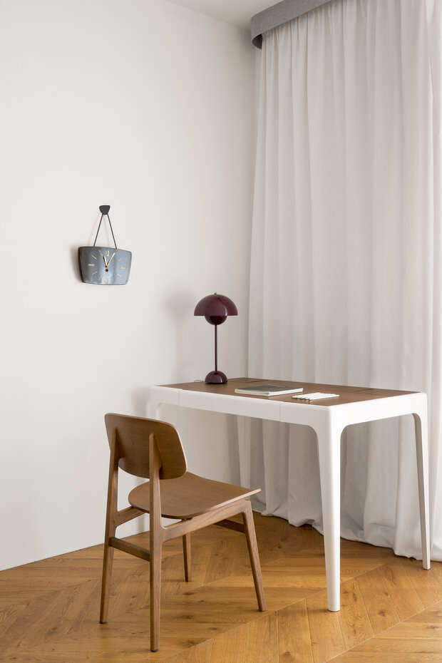 Фотография: Кабинет в стиле Современный, Квартира, Проект дня, Москва, 3 комнаты, Более 90 метров, минимализм, современный, фото интерьера, дизайн интерьера фото, винтаж/ретро, Валерия Разумова – фото на INMYROOM