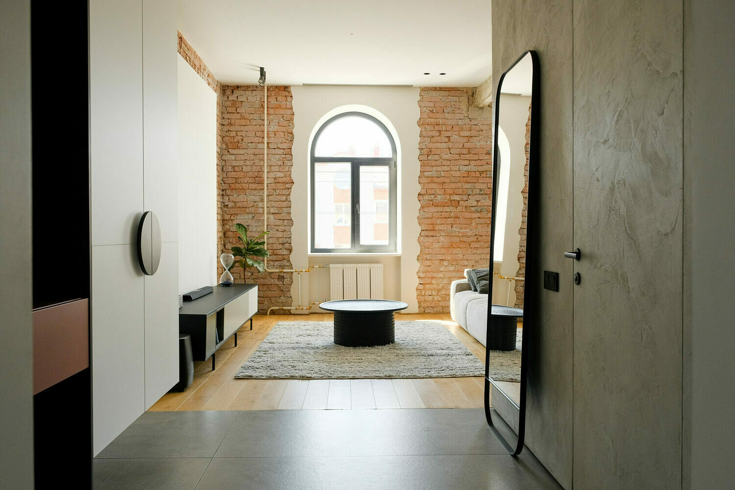 Фотография: Прихожая в стиле Лофт, Современный, Эклектика, Квартира, Студия, Проект дня, Томск, Сталинка, Кирпичный дом, 60-90 метров, Екатерина Янченко – фото на INMYROOM Фотография: Прихожая в стиле Лофт, Современный, Эклектика, Квартира, Студия, Проект дня, Томск, Сталинка, Кирпичный дом, 60-90 метров, Екатерина Янченко – фото на INMYROOM