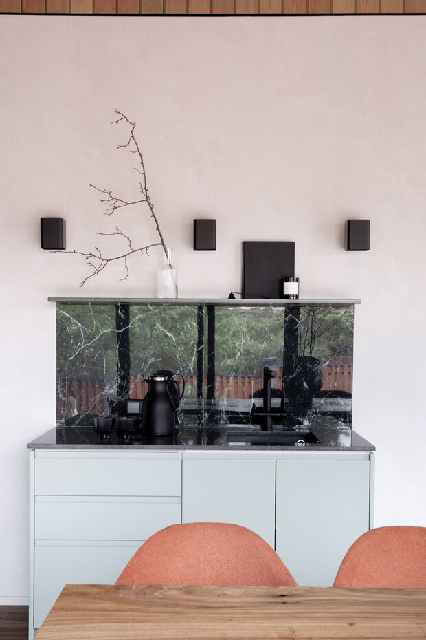 Фотография: Кухня и столовая в стиле Современный, Дом, Проект дня, Подмосковье, Дом и дача, Мытищи, 2 комнаты, Более 90 метров, Монолитно-кирпичный, Дарья Големинова – фото на INMYROOM