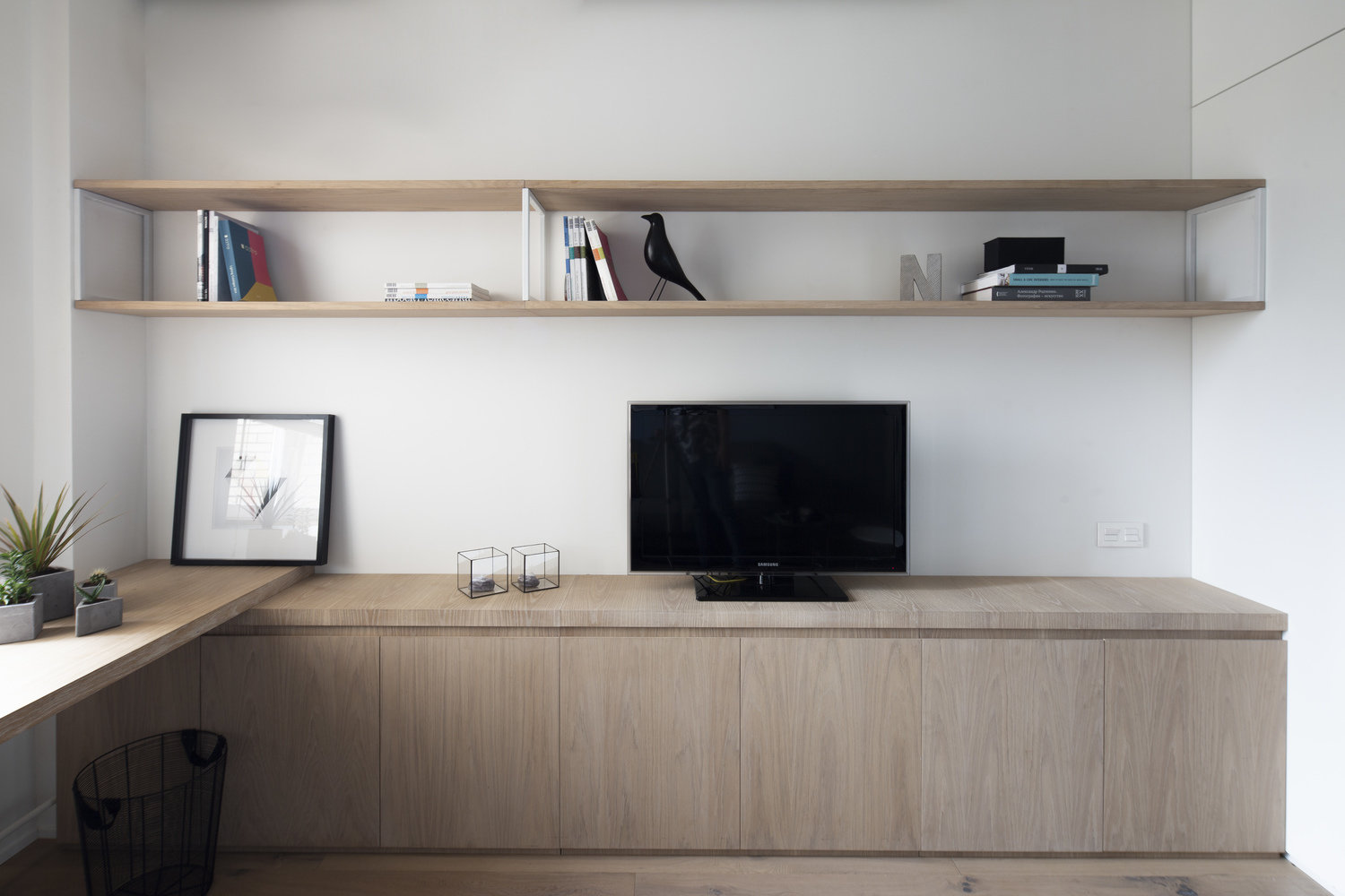 Фотография: Гостиная в стиле Современный, Квартира, Проект недели, Москва, Монолитный дом, 4 и больше, Более 90 метров, Zeworkroomstudio – фото на INMYROOM Фотография: Гостиная в стиле Современный, Квартира, Проект недели, Москва, Монолитный дом, 4 и больше, Более 90 метров, Zeworkroomstudio – фото на INMYROOM