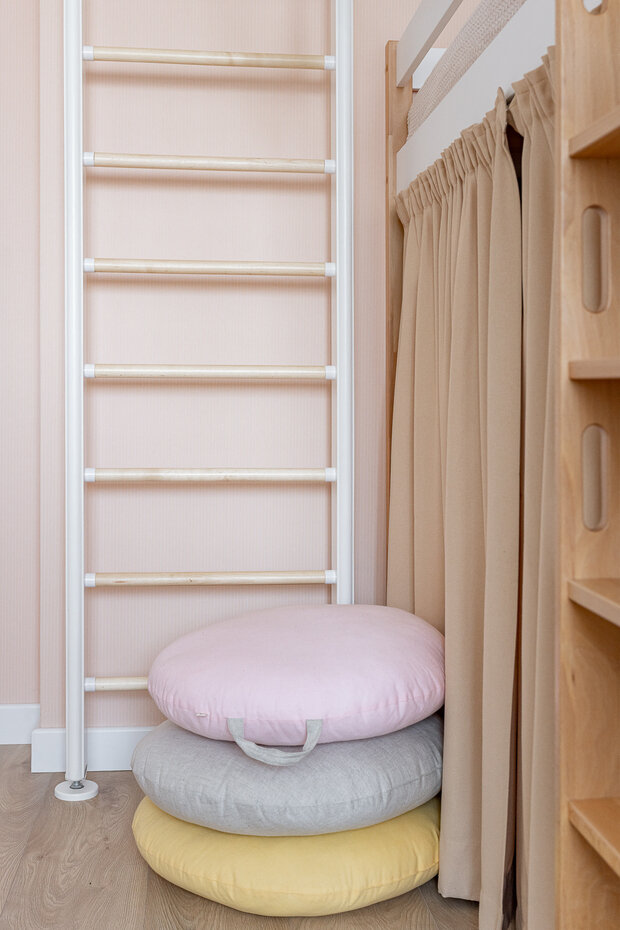 Фотография: Детская в стиле Скандинавский, Современный, Эко, Квартира, Проект недели, Москва, Монолитный дом, 4 и больше, Более 90 метров, бюро «Образ жизни», Анастасия Кутовая – фото на INMYROOM
