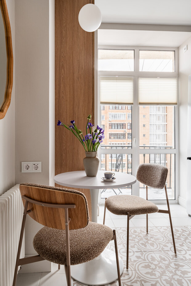 Фотография: Кухня и столовая в стиле Современный, Квартира, Проект дня, Москва, Сталинка, 2 комнаты, 40-60 метров, Патриаршие пруды, винтаж/ретро, Рамиля Шагиева, Эмиль Шагиев – фото на INMYROOM