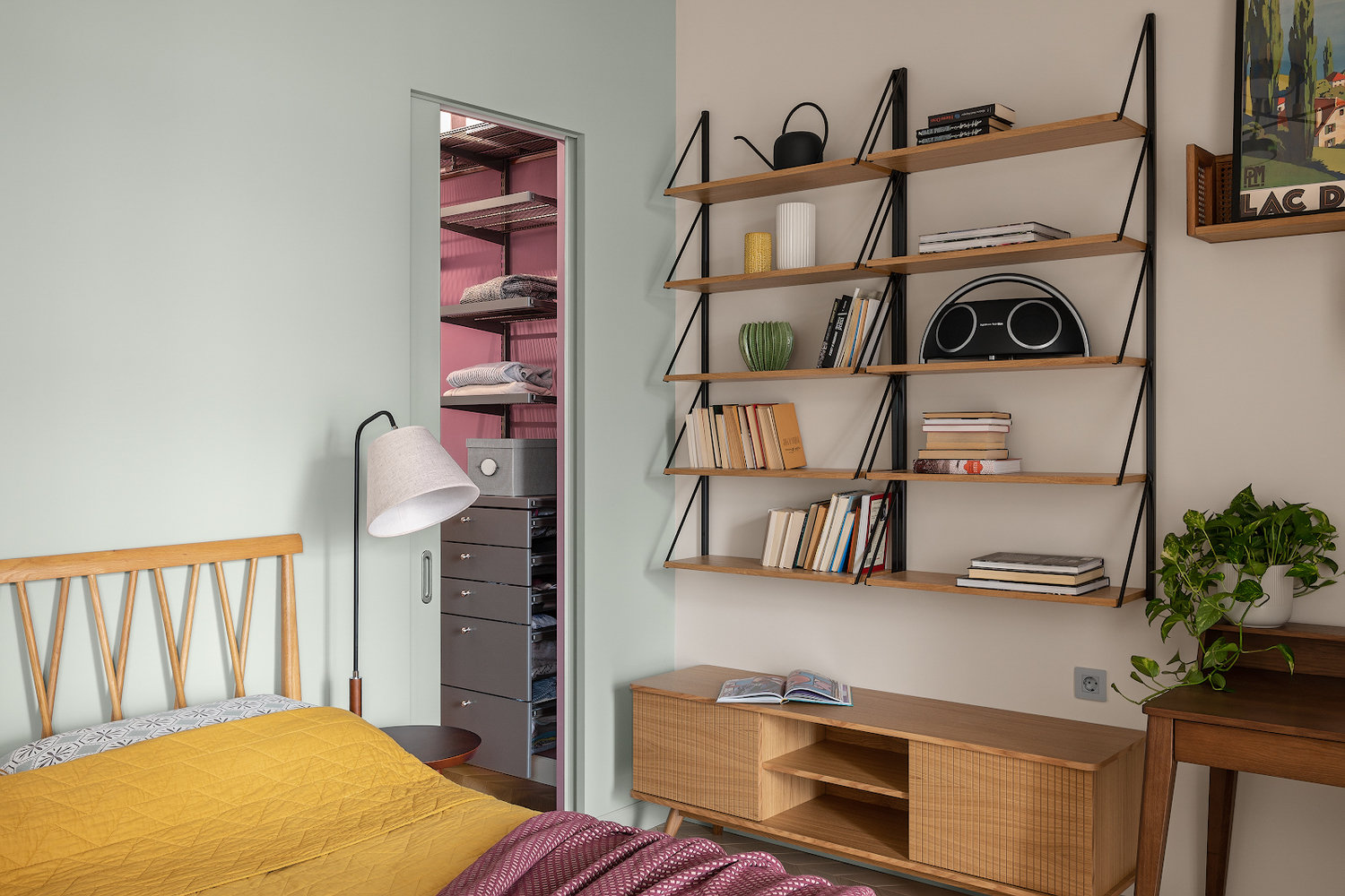 Фотография: Спальня в стиле Современный, Квартира, Проект недели, Москва, 1 комната, 40-60 метров, Алла Сеничева – фото на INMYROOM Фотография: Спальня в стиле Современный, Квартира, Проект недели, Москва, 1 комната, 40-60 метров, Алла Сеничева – фото на INMYROOM