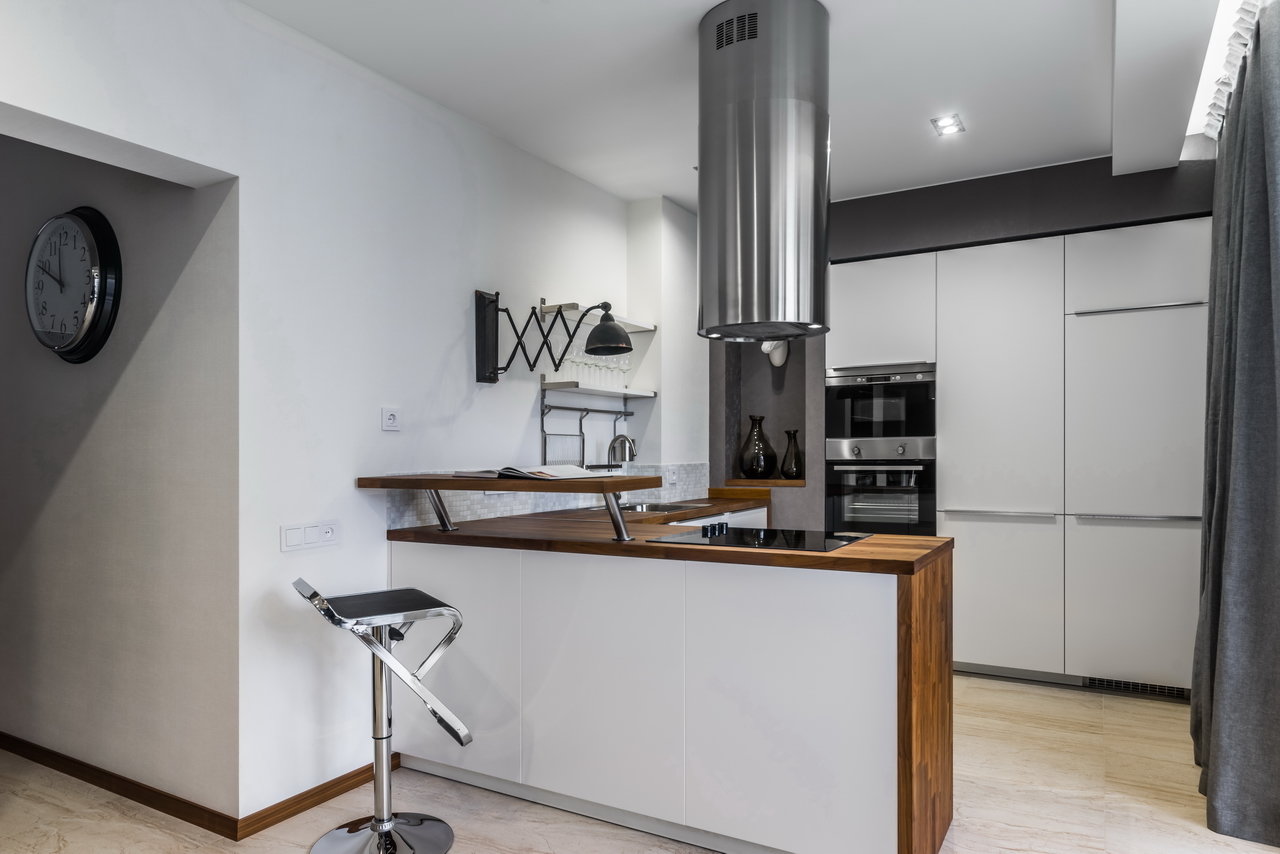 Фотография: Кухня и столовая в стиле Современный, Квартира, Проект дня, Санкт-Петербург, новостройка, Монолитный дом, Арина Волкова, Андрей Белимов-Гущин, 2 комнаты, Более 90 метров – фото на INMYROOM Фотография: Кухня и столовая в стиле Современный, Квартира, Проект дня, Санкт-Петербург, новостройка, Монолитный дом, Арина Волкова, Андрей Белимов-Гущин, 2 комнаты, Более 90 метров – фото на INMYROOM