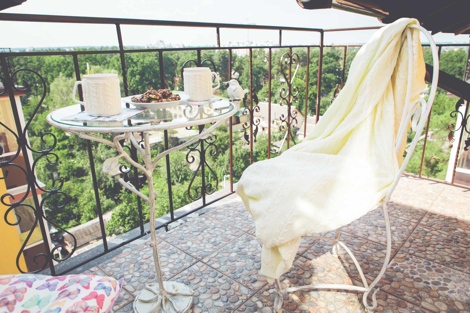 Фотография: Балкон в стиле Прованс и Кантри, Классический, Эклектика, Квартира, Украина, Планировки, Декор, Мебель и свет, Белый, Проект недели, Бежевый, Серый, Розовый, Голубой, Бирюзовый, Коричневый, Киев, ИКЕА, перепланировка однокомнатной квартиры, Sadolin, Butlers, Befag, N&B light, AGT, Wannabe Decor, Tektura Ornamentals, Sandudd white secrets, Art De Vivre, Ирина Мануковская, Art De Vivre, Smart Design Studio, квартира в мансарде – фото на INMYROOM Фотография: Балкон в стиле Прованс и Кантри, Классический, Эклектика, Квартира, Украина, Планировки, Декор, Мебель и свет, Белый, Проект недели, Бежевый, Серый, Розовый, Голубой, Бирюзовый, Коричневый, Киев, ИКЕА, перепланировка однокомнатной квартиры, Sadolin, Butlers, Befag, N&B light, AGT, Wannabe Decor, Tektura Ornamentals, Sandudd white secrets, Art De Vivre, Ирина Мануковская, Art De Vivre, Smart Design Studio, квартира в мансарде – фото на INMYROOM