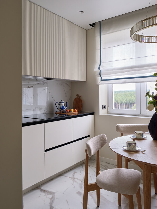 Фотография: Кухня и столовая в стиле Современный, Квартира, Проект дня, Панельный дом, 2 комнаты, 60-90 метров, Челябинская область, Влада Николаева – фото на INMYROOM