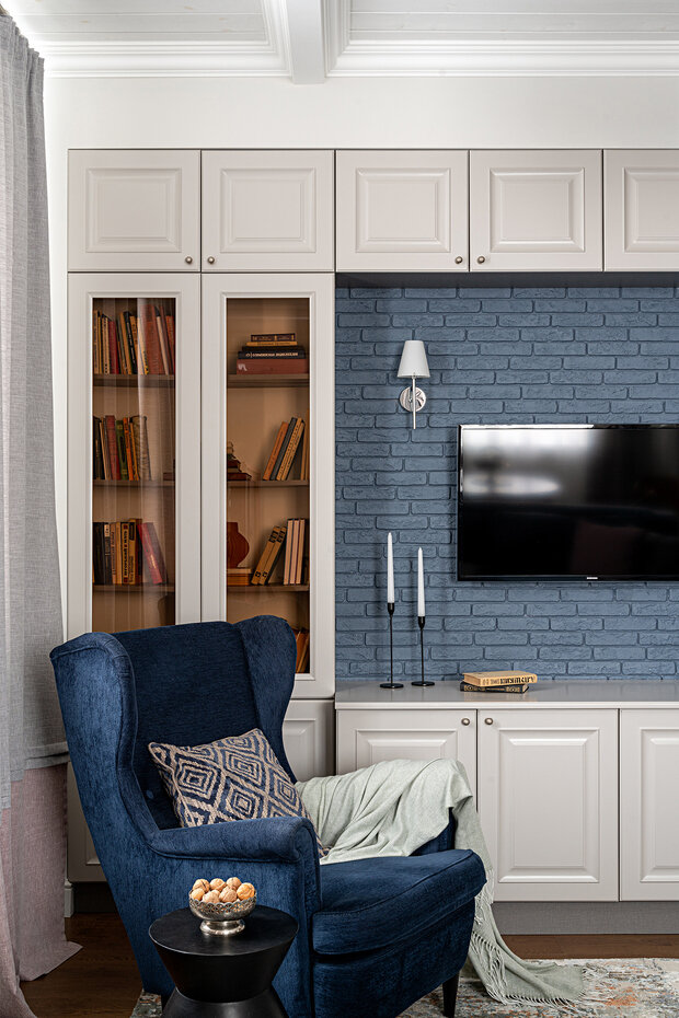 Фотография: Гостиная в стиле Классический, Современный, Проект недели, Дом и дача, Казань, Кирпичный дом, 4 и больше, Более 90 метров, Альбина Мухаметшина, Albina Muna – фото на INMYROOM