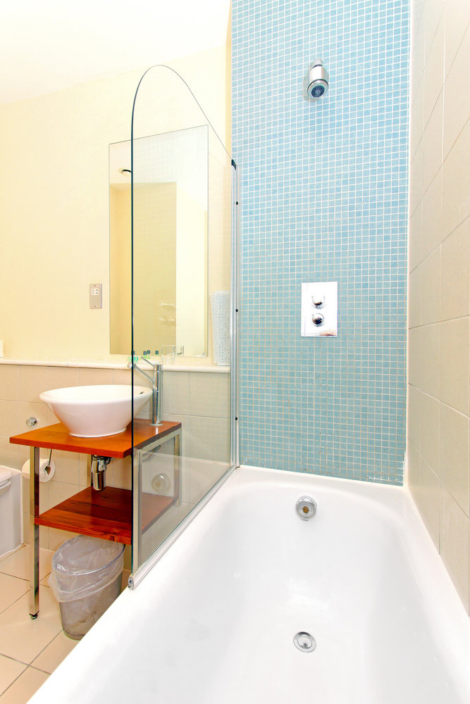 Фотография: Ванная в стиле Современный, Декор интерьера, Квартира, Дом, Интерьер комнат – фото на INMYROOM Фотография: Ванная в стиле Современный, Декор интерьера, Квартира, Дом, Интерьер комнат – фото на INMYROOM