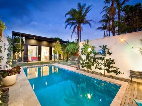 Фотография: Терраса в стиле Эко, Дом, Австралия, Цвет в интерьере, Дома и квартиры, Бассейн, Фасад – фото на INMYROOM