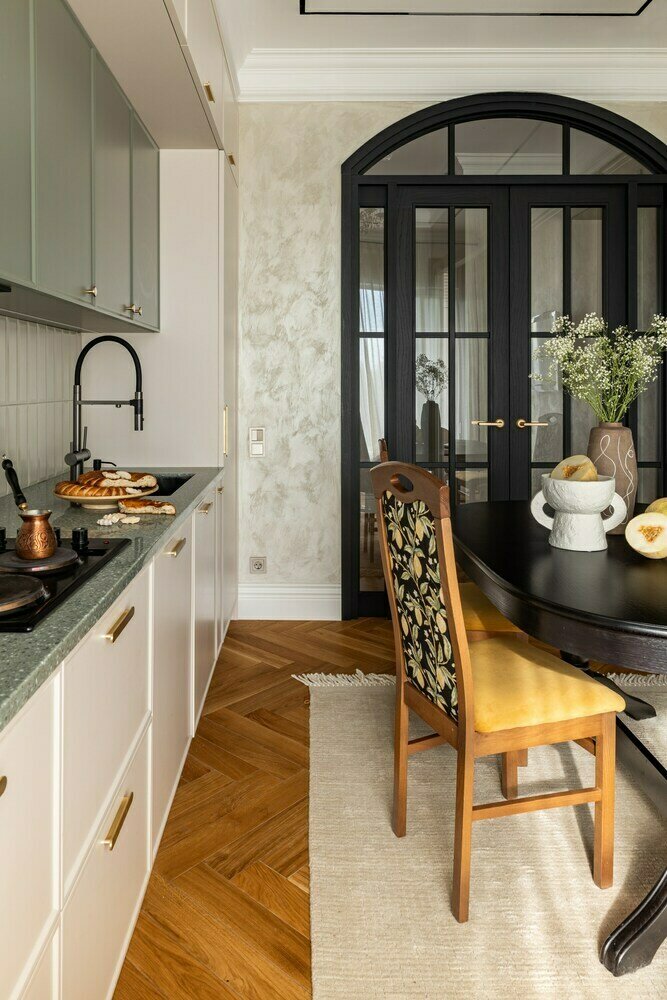 Фотография: Кухня и столовая в стиле Классический, Современный, Квартира, Проект дня, 2 комнаты, 60-90 метров, Алматы, Студия Mondial, Анастасия Халина – фото на INMYROOM Фотография: Кухня и столовая в стиле Классический, Современный, Квартира, Проект дня, 2 комнаты, 60-90 метров, Алматы, Студия Mondial, Анастасия Халина – фото на INMYROOM