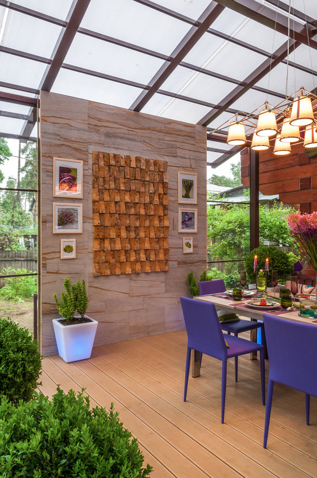 Фотография: Кухня и столовая в стиле Современный, Эко, Прованс и Кантри, Эклектика, MW-LIGHT, Мебель и свет, Терраса, Белый, Дача, Зеленый, Бежевый, Коричневый, Подмосковье, Дом и дача, Фундэкс, Еврогриль, Степан.Ру, Малаховка, HOROZ Electric, Уютерра, Rondell, Zeta, «Хомгарт», Terradeck, Gliga Stone, НЕОПОРМ, Полигаль Восток, Тамак, ROYS, Роман Белянин, Алексей Жбанко, кашпо с подсветкой, освещение на террасе, облицовка из гибкого камня, потолок из поликарбоната – фото на INMYROOM